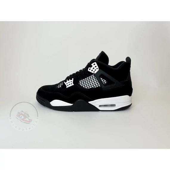 Air Jordan 4 Retro 'White Thunder'